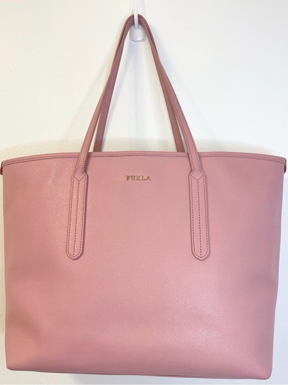 Furla Ariana Italian Safiano leather EUC Luxury